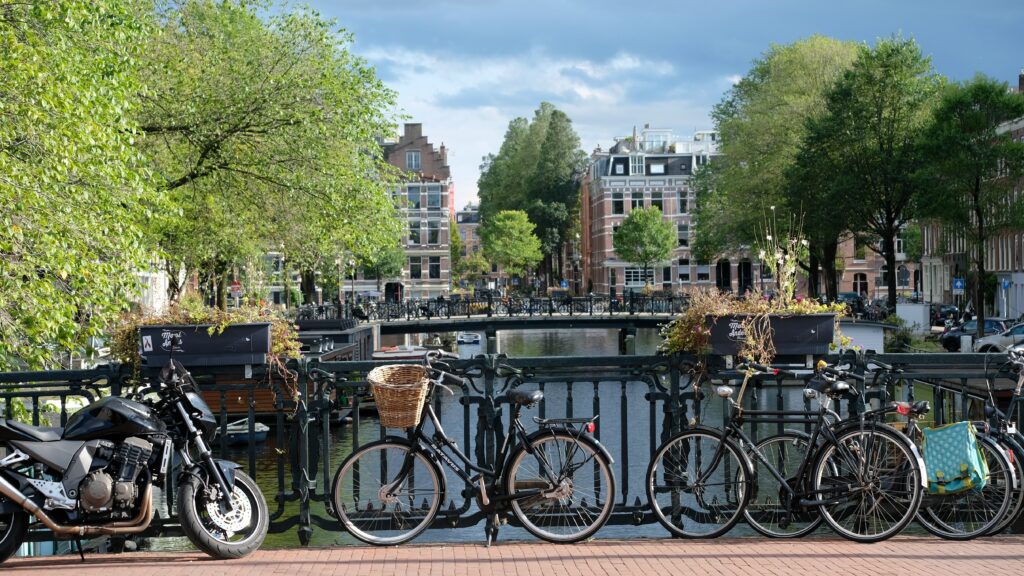 amsterdam-2799491